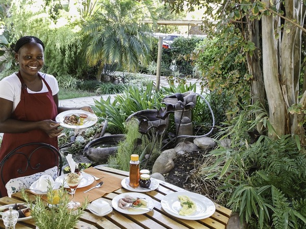 GuBas De Hoek meet eat sleep